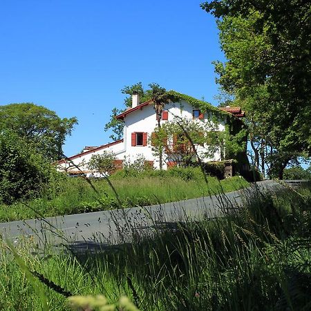 La Ferme Ostalapia Bed & Breakfast Ahetze Екстериор снимка