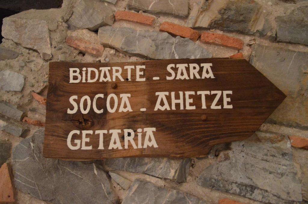 La Ferme Ostalapia Bed & Breakfast Ahetze Екстериор снимка